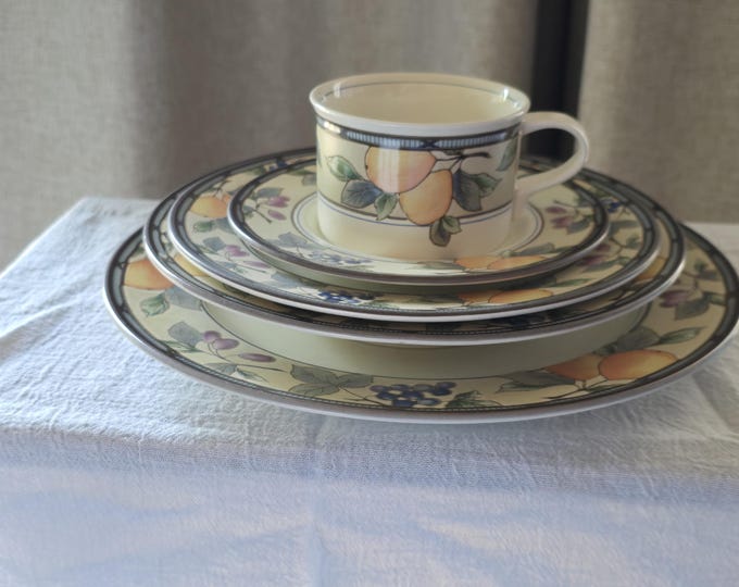 Featured listing image: Mikasa Intaglio Garden Harvest CAC29 Dinner Set Service for 4