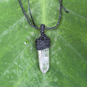 Clear Quartz Macramé Point Pendant • Tribal Crystal Necklace • Handmade Sacred Amulet • Spiritual Energy Jewellery • Adjustable Cord Amulet