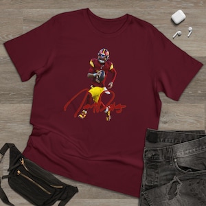 T-shirt Jayden Daniels, tenue de match, tenue de sport, cadeau unique pour les amateurs de sport, style décontracté, série emblématique de la NFL.