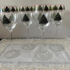 Spode “Theme Tree” Christmas Wine Glasses – Set of 4 – 9” Tall