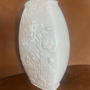 Lenox Ivory Rose Vase: 24K Gold Trim Porcelain, 8.5&quot; Tall