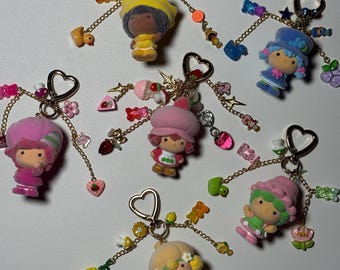 Strawberry Shortcake Inspired Keychain – Retro Kawaii Bag Charm, Gold Heart Clasp
