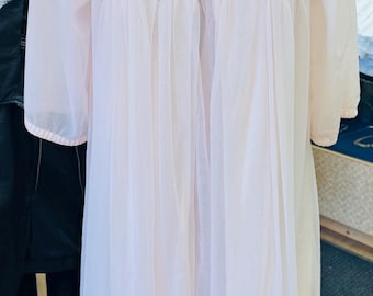 1960/70 Vanity Fair Peignoir set