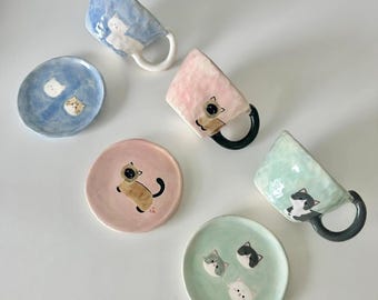 Handgetöpferte Keramik Katzen Tasse & Untertasse Set - Pastell Geschirr