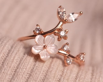Flower Ring for Her, Mother of Pearl Adjustable Ring, 925 Sterling Silver Floral Jewelry, Birthday Gift for Women