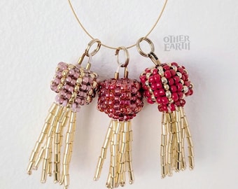 Tutorial de lanterna chinesa 3D com miçangas - Tecelagem Peyote. PDF disponível apenas para DOWNLOAD.