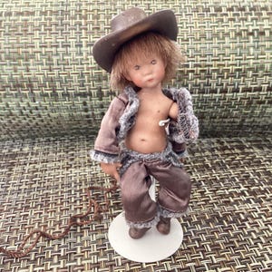Annette Himstedt 5 &#39;Fanclub-Miniatur Beschriftete Ganz Porzellan FULLY JOINTED Rare Boy Doll