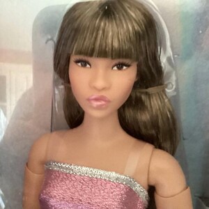 3D Barbie Looks Doll Elle GTD91 Neutral Pose Fur - 1874794