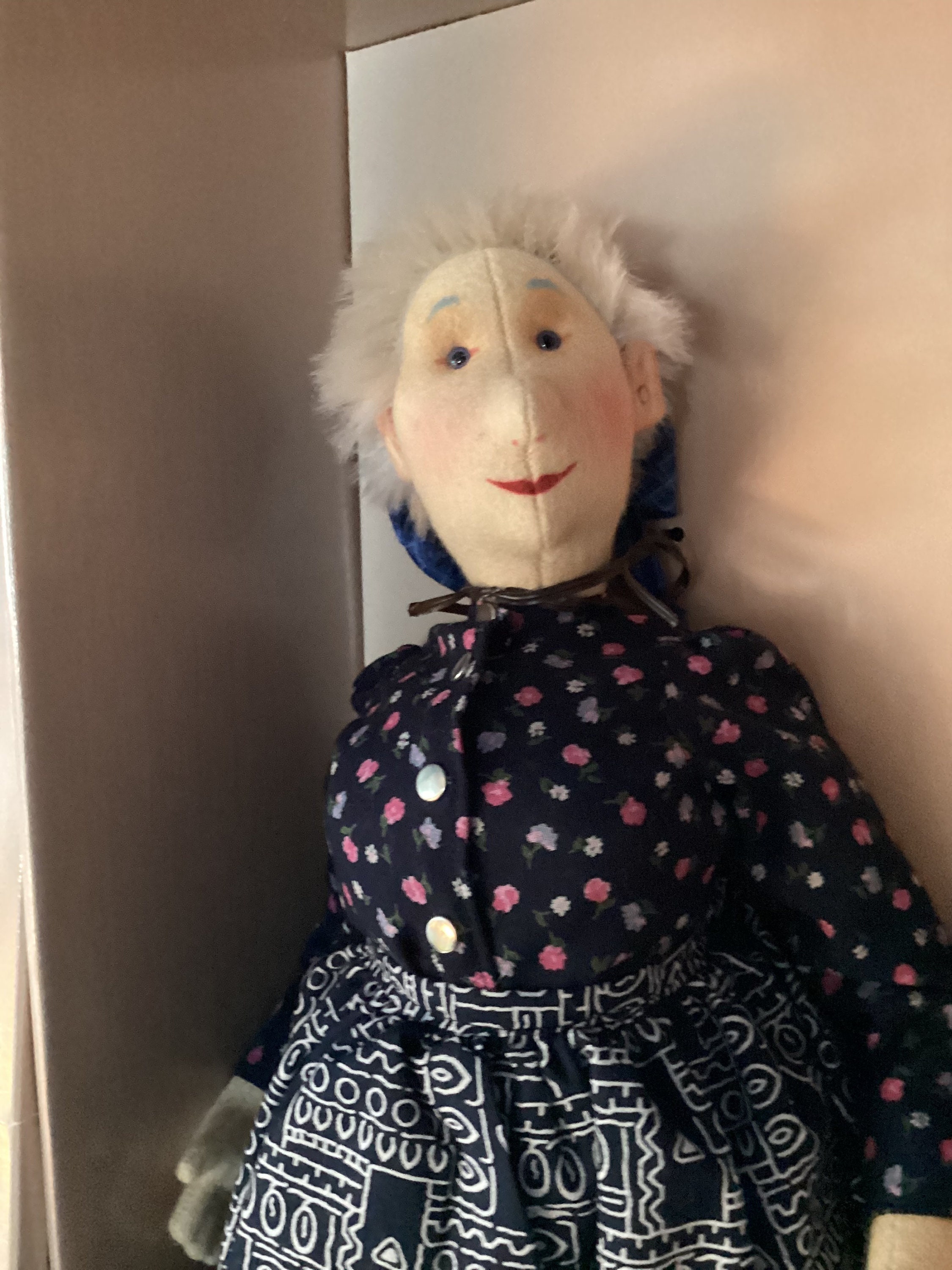 Vintage Steiff Doll Mint in Box 17” Peasant Lady With COA