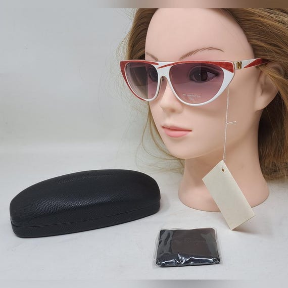 NWT Nina Ricci Women display picture 1