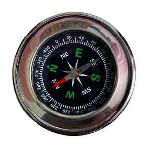 Vintage Style Pocket Compass with Metal Casing – Classic Navigation Tool for Hiking, Camping & Travel