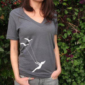 Unisex V Neck Flying bird swing-, t shirt, XXS -L 5 colors- Women&#39;s Independent Designed graphic Apparel