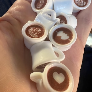10 mini canecas com arte latte
