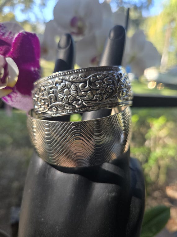 Thick Silver Bangle Bracelets with Jewelry Pouch … - image 9