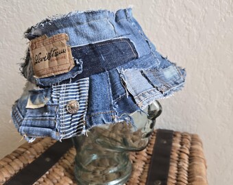 Återvunnen Denim Bucket Hat - Tie Dye Patchwork Distressed