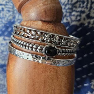 Sterling Silver Boho Etched Bangle Bracelet - Butterfly - Onyx - Flower Bracelets - with Silky Jewelry Pouch