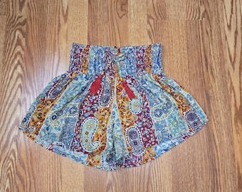 Short bohème court taille élastique imprimé fleurs