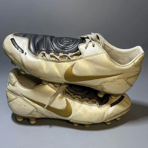 t90 nike cleats