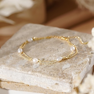 Sierlijke dubbellaagse parels armband, natuurlijke zoetwaterparelarmband, gouden bruids parelarmband, huwelijkssieraden, bruidsmeisje cadeau voor haar
