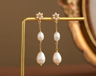 Dainty Flower Pearl Drop Earrings,Freshwater Pearl Dangle Earrings,Gold Floral Pearl Earrings,Bridal Earrings,Wedding Earrings,Pearl Jewelry