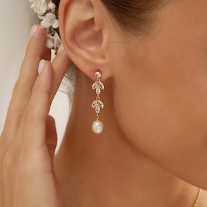 Diamond Pearl Drop Earrings,Freshwater Pearl Earrings,Crystal Bridal Earrings,Gold Leaf Diamond Earrings,Wedding Earrings,Bridesmaid Gift