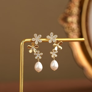 Dainty Flower Pearl Earrings with Diamond,Freshwater Pearl Drop Earrings,Gold Floral Pearl Earrings,Bridal Earrings,Wedding Earrings for Her