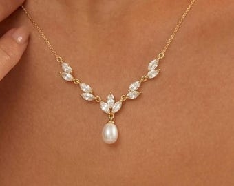 Delicata collana di perle d'acqua dolce con diamanti, collana di perle con diamanti e foglia d'oro, collana da sposa con cristalli, collana da sposa, regali per damigelle d'onore