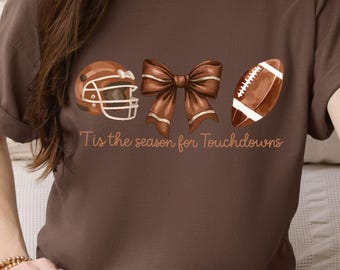 Comfort Colors® Football Season Shirt Football Mama T-Shirt Cute Game Day Tee Sporty Fall Outfit Women’s Autumn Sports Top Casual Football