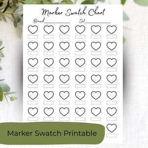 Op de afbeelding: Een witte, bedrukbare marker swatch chart met rijen hartvormen en rechthoekige vakken voor kleurstalen. De tekst "Marker Swatch Chart" en "Marker Swatch Printable" worden weergegeven.