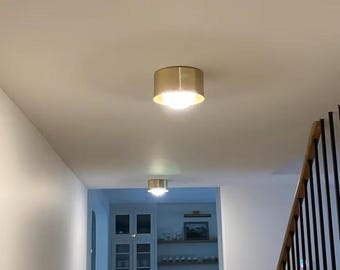 Foco de techo moderno de mediados de siglo: Foco de techo de latón hecho a mano, luminaria empotrada moderna / iluminación direccional