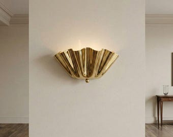 Lámpara de pared de latón vintage hecha a mano con volantes, estilo moderno de mediados de siglo, con media flor festoneada, accesorio de latón, lámpara de pared Art Déco.