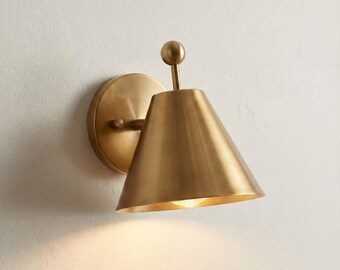 Aplique de pared de latón artesanal con remate - Iluminación estilo vintage