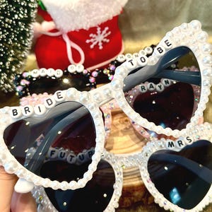 Benutzerdefinierte Perle Brille, Brautjungfer Brille, herzförmige Sonnenbrille, Braut Sonnenbrille, Hochzeitsbrille, Hochzeit Sonnenbrille, Party Sonnenbrille