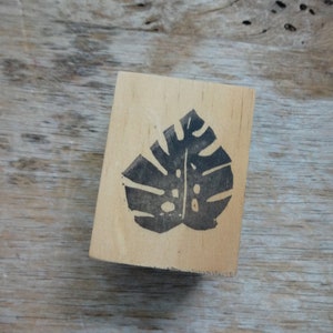 Handgeschnitzter Stempel: Monstera Leaf, Party Einladung, Custom Stationary, Plant Lady, Hauspflanze, Dschungel, Blätter, DIY, Blatt