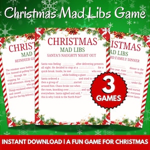 Może przedstawiać: Trzy świąteczne gry Mad Libs z uroczystymi obramowaniami i tekstem "Christmas Mad Libs Game". Każda gra ma inny tytuł: "Reindeer Go", "Santa's Naughty Night Out" i "Family Dinner". Czerwone koło z napisem "3 GAMES" znajduje się na środku.