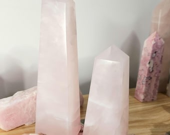 Torre de calcita de manganeso rosa / Obelisco de cristal pulido