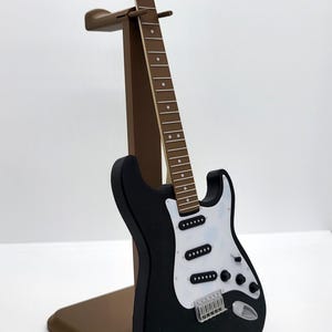 Support Écouteurs Guitar Personnalisable - Fait Main (Québec) - Pour Musicien/Gamer Base en bois