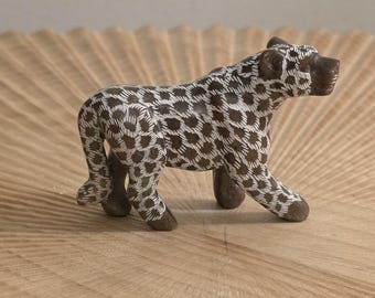 Leopard sculpture