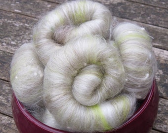 Rolags, hand carded rolags, spinning fibre, puni style rolags, punis, blended fibre, merino, bluefaced leicester, mulberry silk, stellina