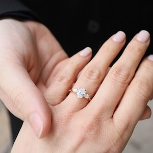 Petite Oval Cut Moissanite Diamond Ring, Three Stone Engagement Ring, 14K Solid Gold Promise Ring Dainty Jewelry Anniversary Gift for Her
