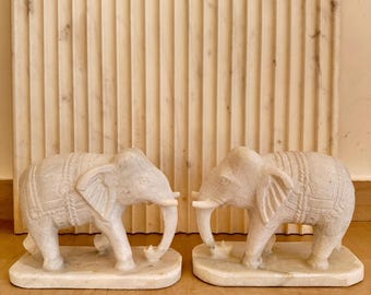 手彫りの白い大理石の象の像（ペア）：室内装飾のアクセント - Etsy 日本