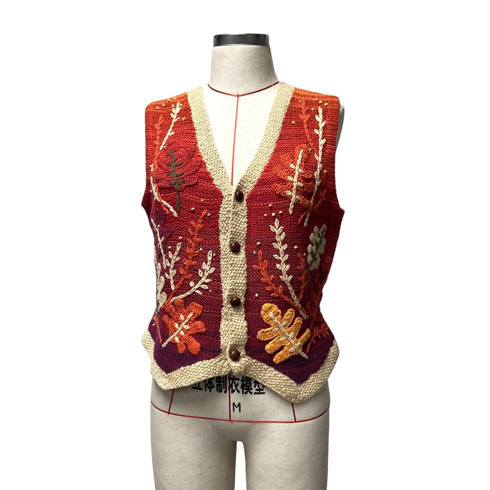 トップス AmeriVINTAGE UND MANY MOTIF BUTTON VEST Ameri（アメリ）の「UND MANY MOTIF BUTTON VEST（ベスト）」 - WEAR