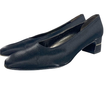 Zapatos de salón de satén con diamantes de imitación negros para mujer de Salvatore Ferragamo, talla 5.5B