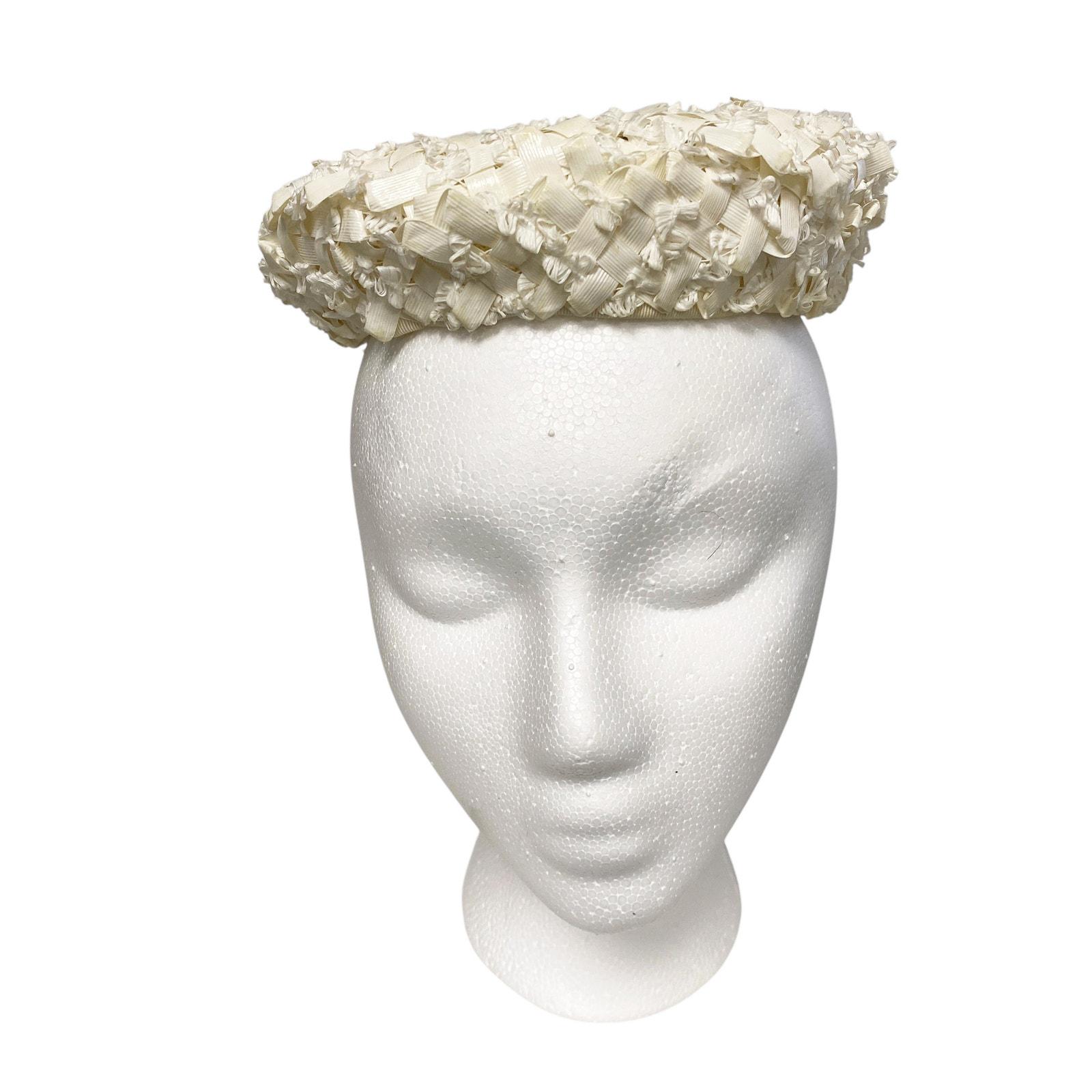 Vintage Gertrude California Womens Ivory Bow Pillbox  display picture 3