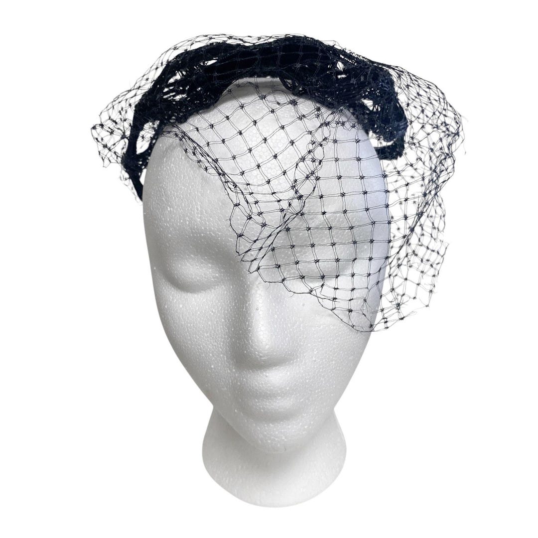 Vintage Black Netted Veil 19050s Pillbox Fascinator Hat Vintage Black Netted Veil 19050s Pillbox Fascinator Hat - Etsy main image 2