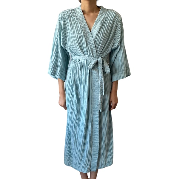 Vintage Adonna Pale Blue Crinkle Fabric House Bath Robe