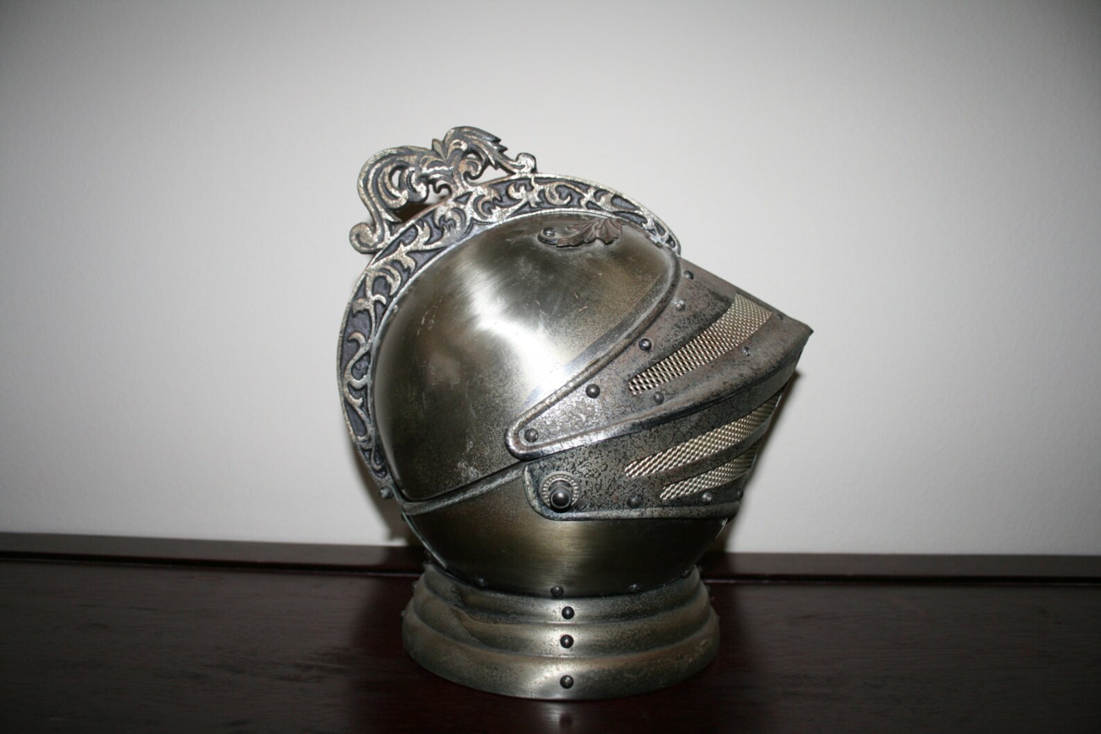 Vintage MEDIEVAL knights helmet bar set // decanter Etsy