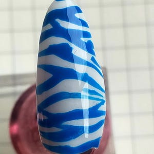 pretty blue press on nails
