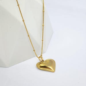 Chunky Gold Heart Pendant Necklace: Stainless Steel Y2K Chain