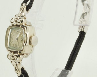 Croton grade A3P vintage ladies' wrist watch, 17 jewels, lovely 14k solid white gold square case